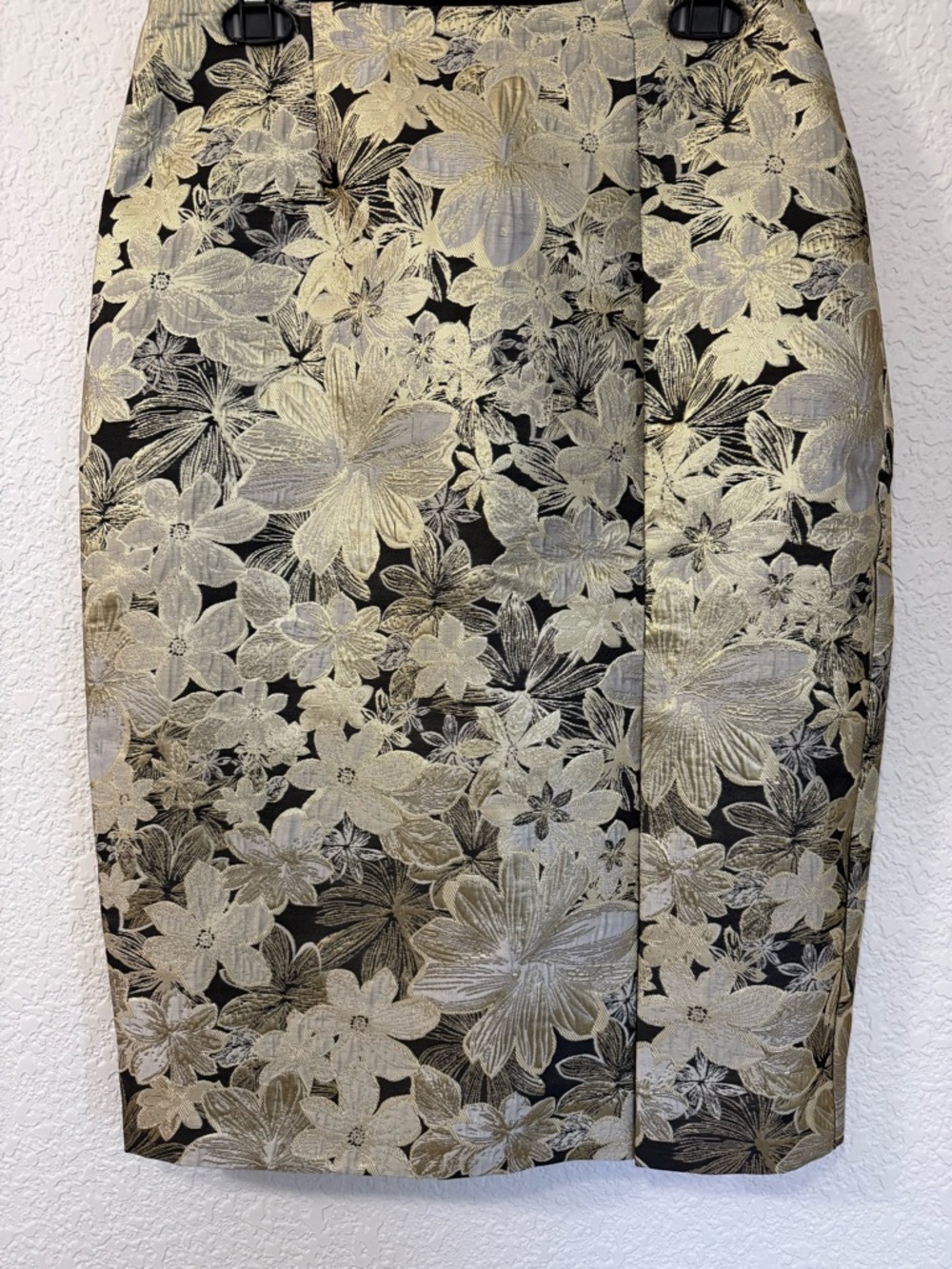 Lulu's Metallic Gold Floral Pencil Skirt | Evening Glam | Size Medium - Picture 2 of 13